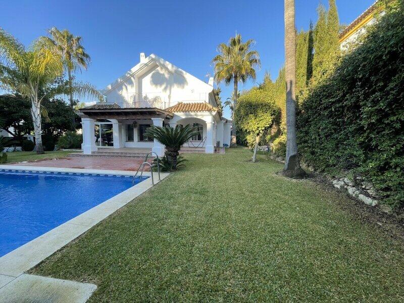 4 Cuarto Villa en venta