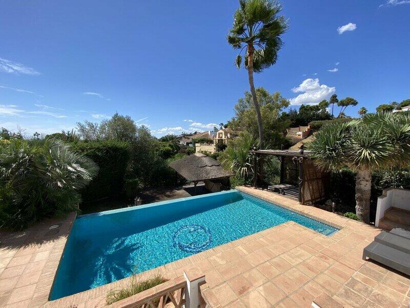 Villa en venta en Benahavis, Málaga