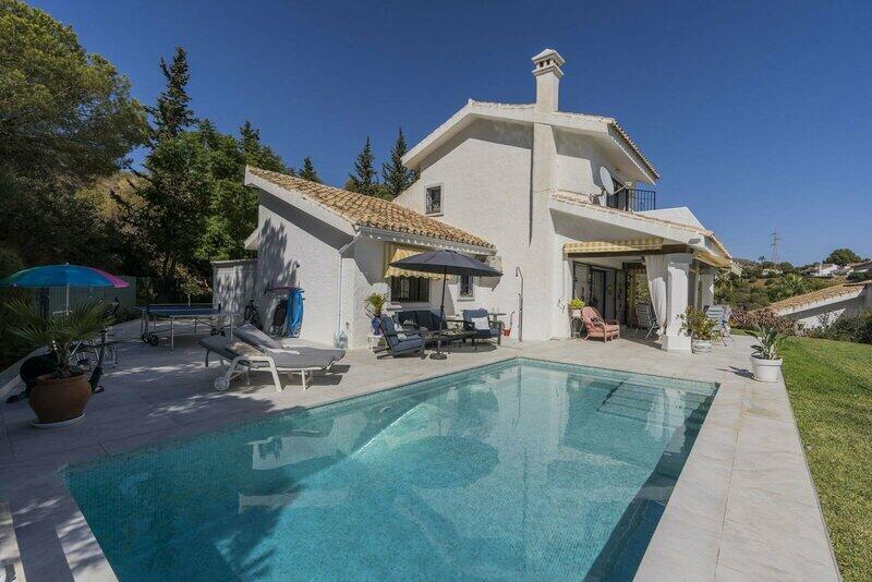 Villa til salg i Calahonda, Málaga