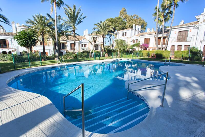 Townhouse for sale in Estepona, Málaga