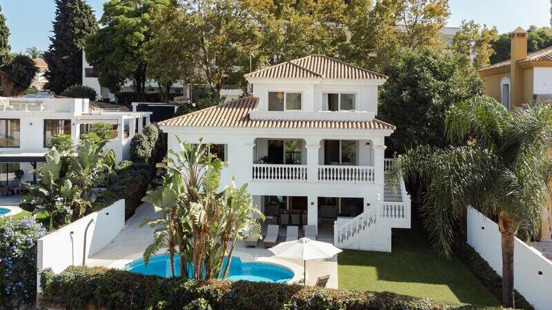 Villa til salg i Nueva Andalucia, Málaga