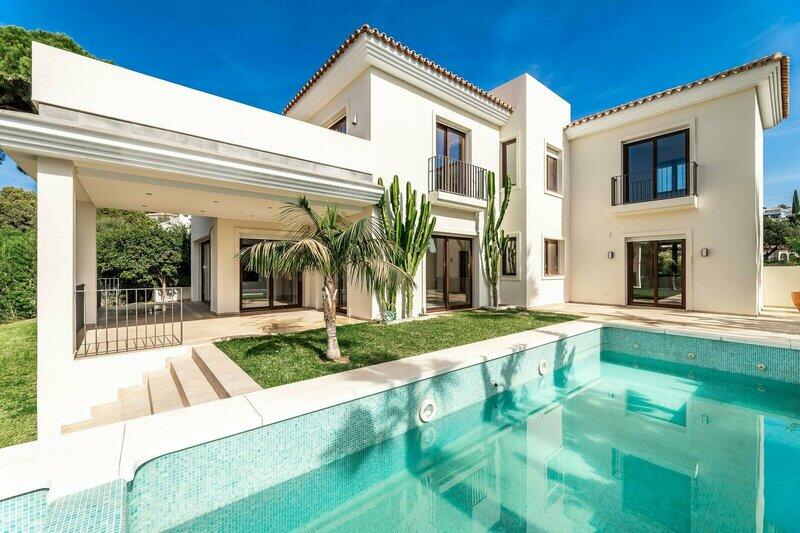 Villa for sale in Elviria, Málaga