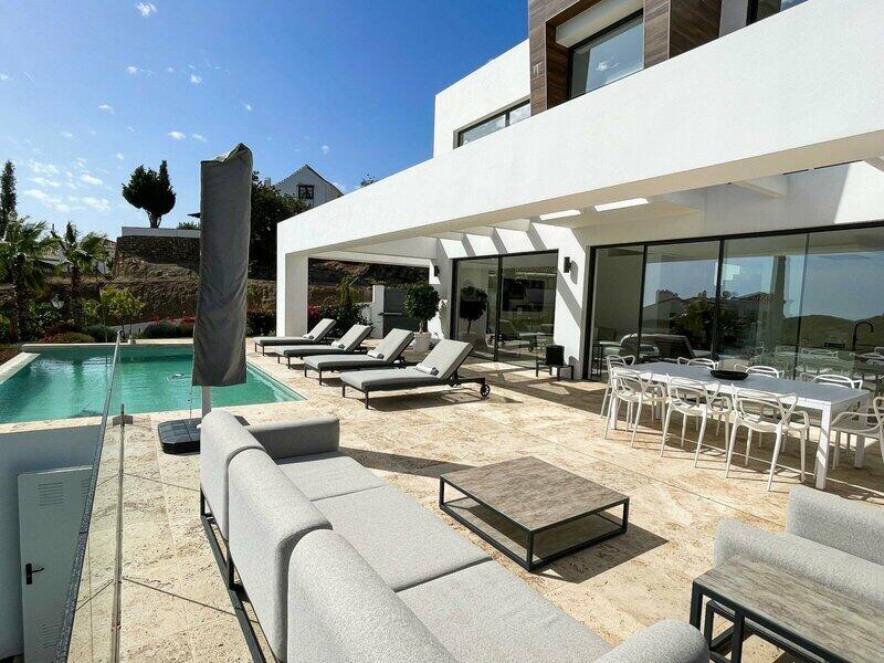 Villa for sale in Mijas, Málaga