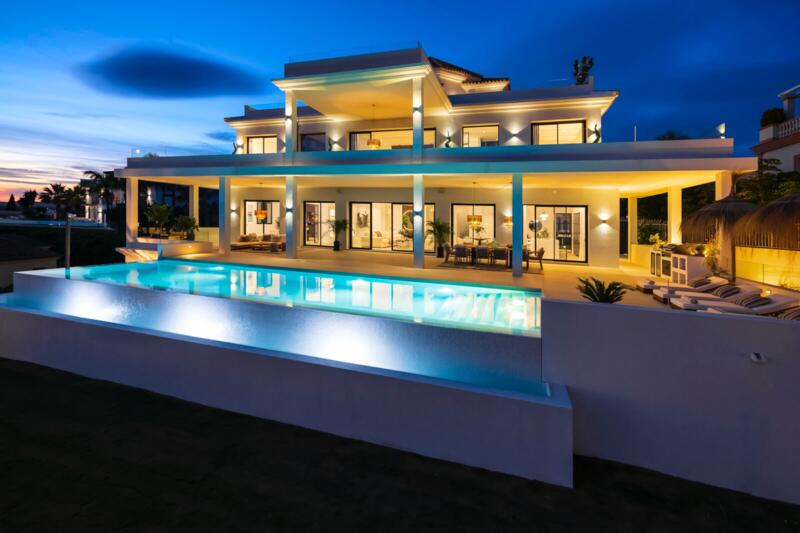 Villa til salgs i Los Flamingos, Málaga