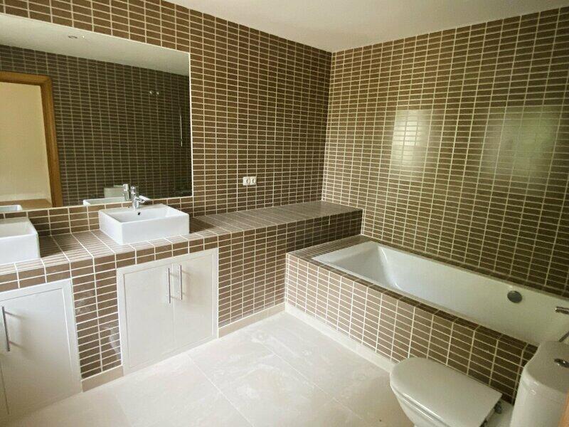 8 Cuarto Villa en venta