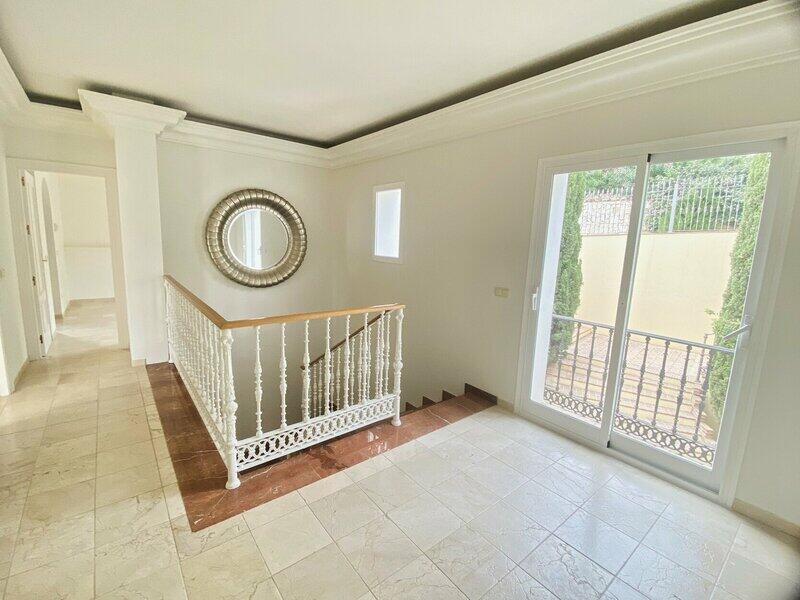 8 Cuarto Villa en venta