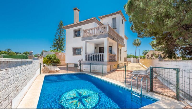 Villa en venta en El Rosario, Málaga