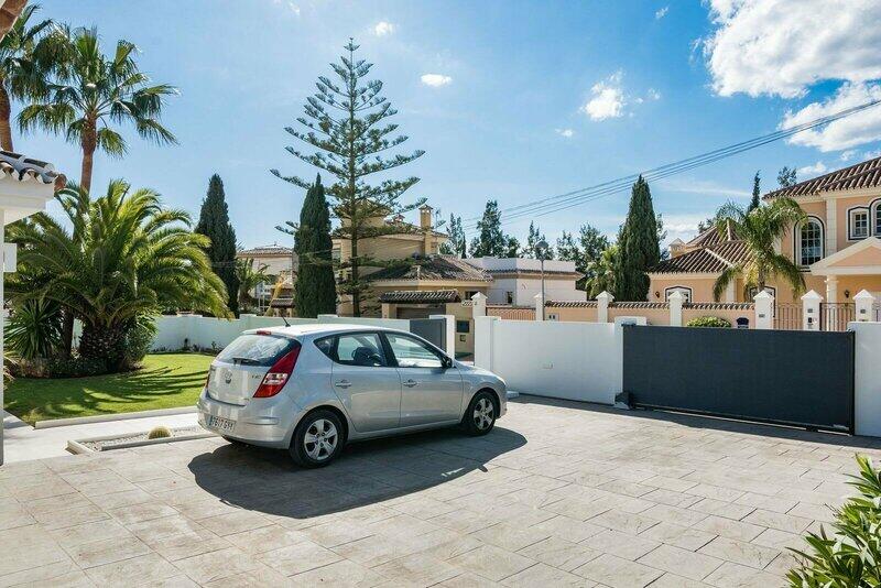 6 bedroom Villa for sale