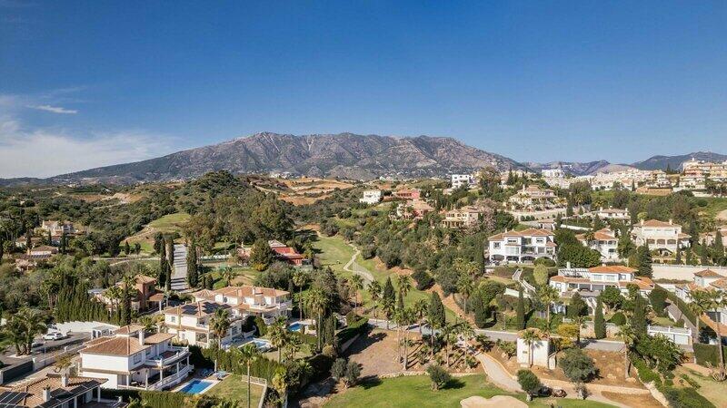 6 bedroom Villa for sale