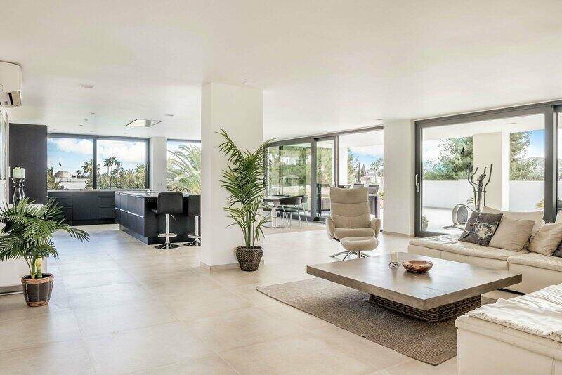 6 bedroom Villa for sale