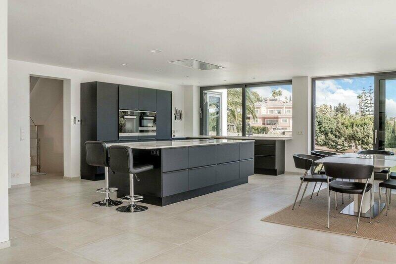 6 bedroom Villa for sale