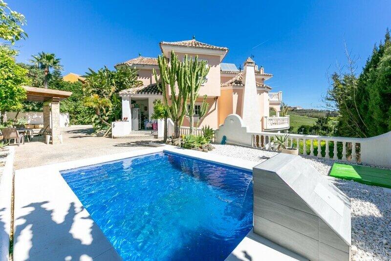 Villa for sale in Mijas, Málaga