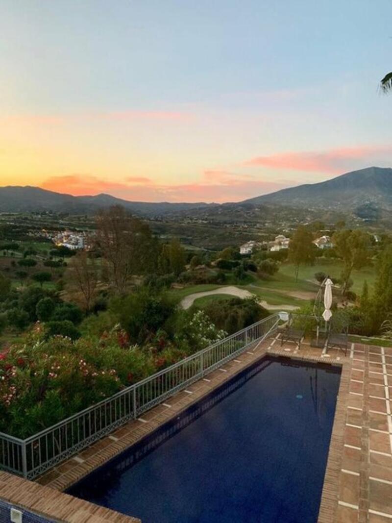 4 Cuarto Villa en venta
