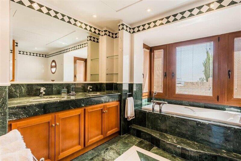 4 Cuarto Villa en venta