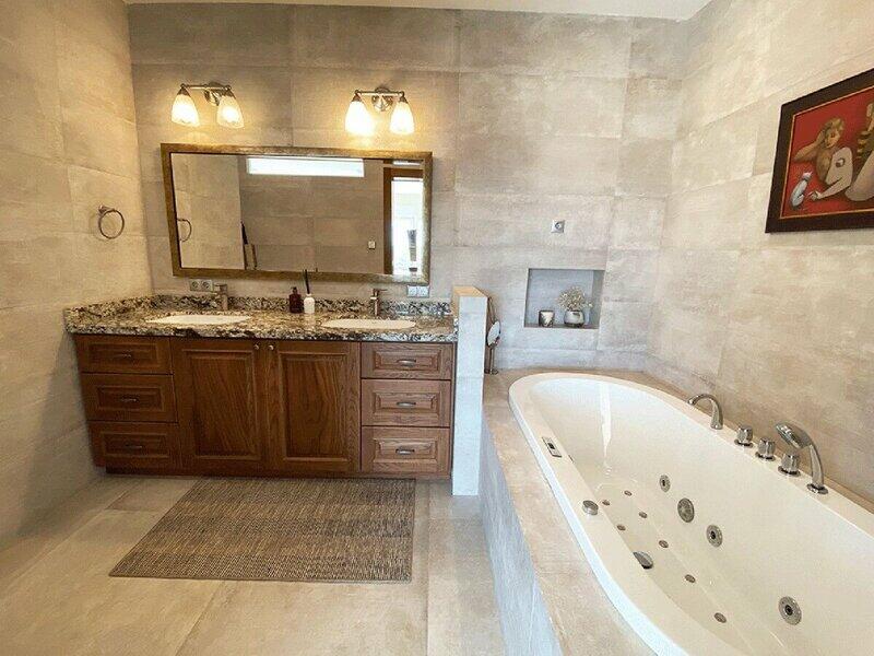 8 Schlafzimmer Villa zu verkaufen