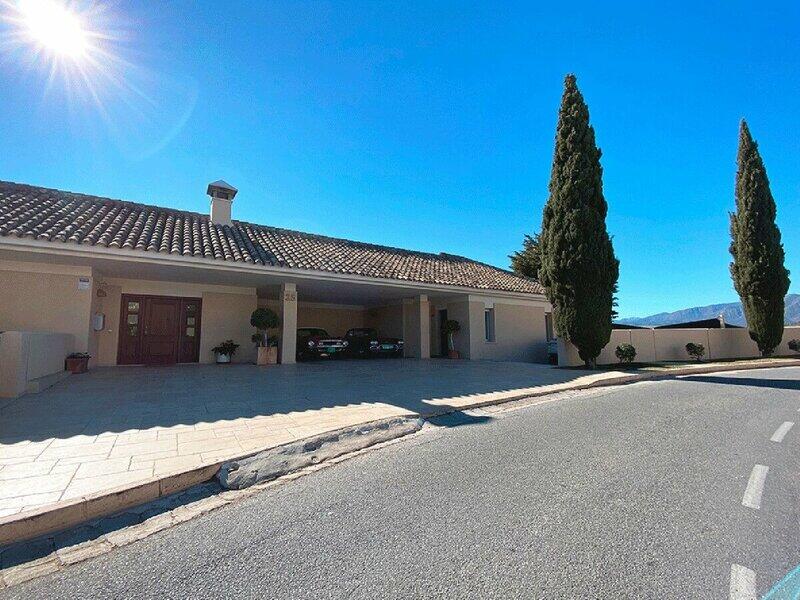 8 Schlafzimmer Villa zu verkaufen