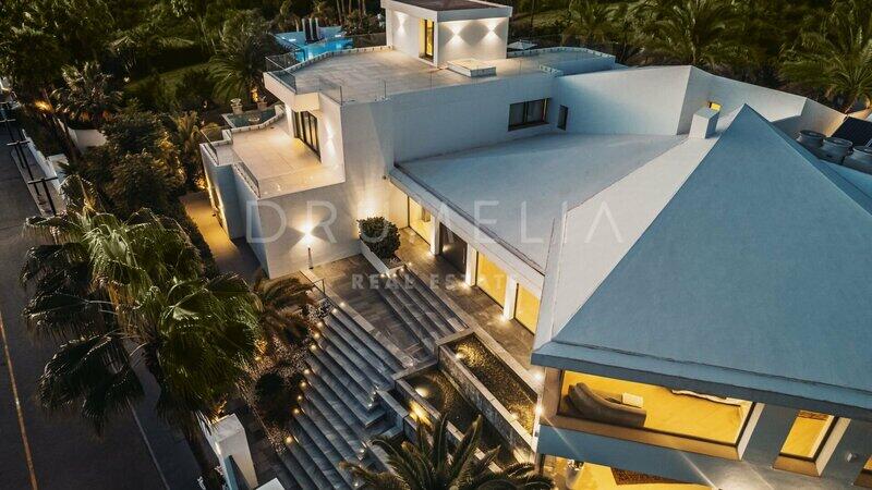 8 bedroom Villa for sale