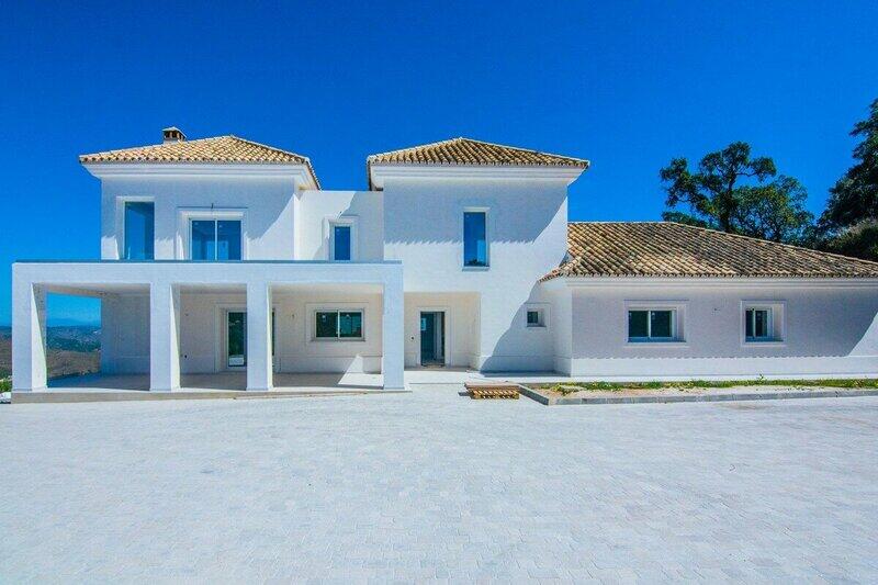 Villa for sale in Elviria, Málaga