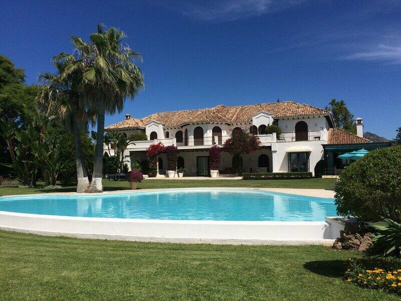 Villa for sale in New Golden Mile, Málaga