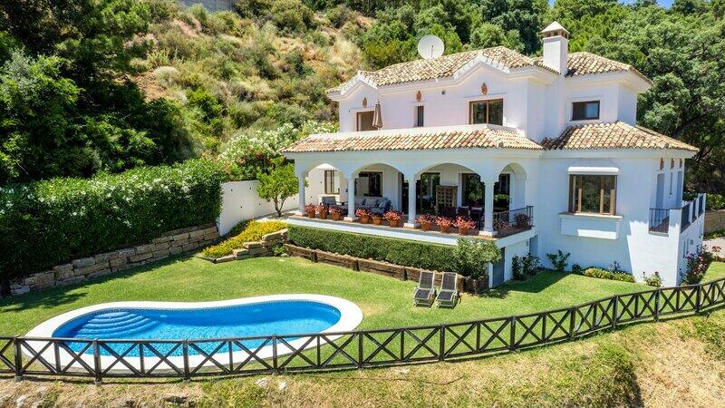 Villa for sale in Loma del Monte, Málaga