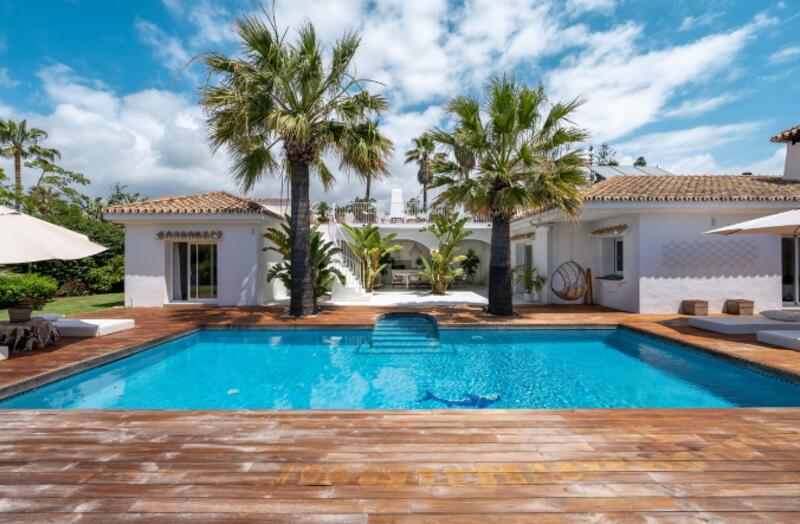 Villa for sale in Marbesa, Málaga