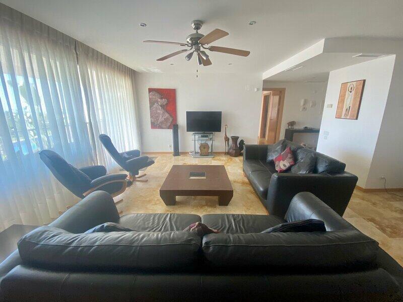 3 bedroom Apartment for sale