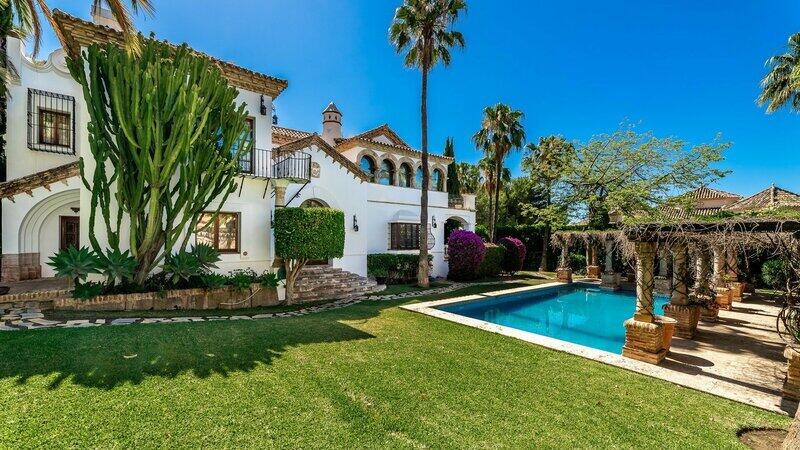 6 Cuarto Villa en venta