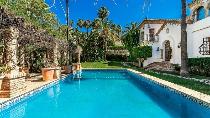 6 Cuarto Villa en venta