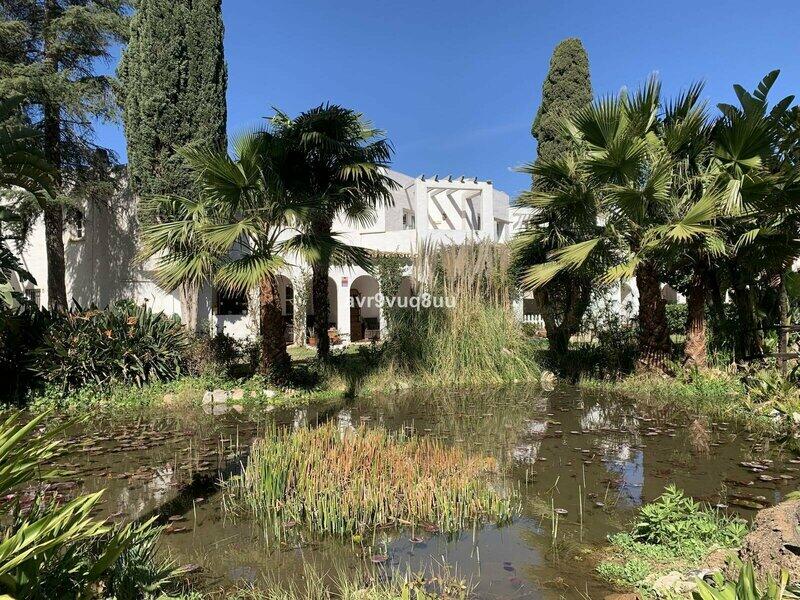 4 slaapkamer Gezinswoning Te koop