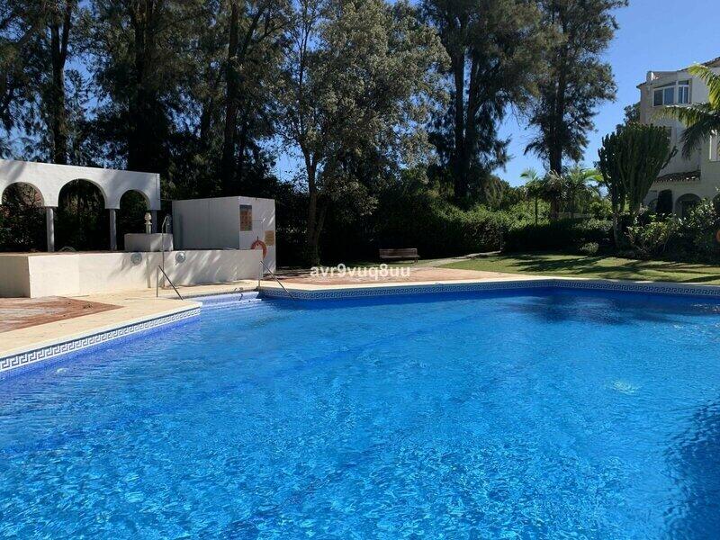 4 slaapkamer Gezinswoning Te koop