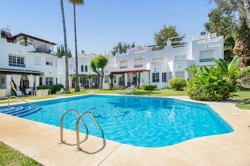 Townhouse for sale in Nueva Andalucia, Málaga