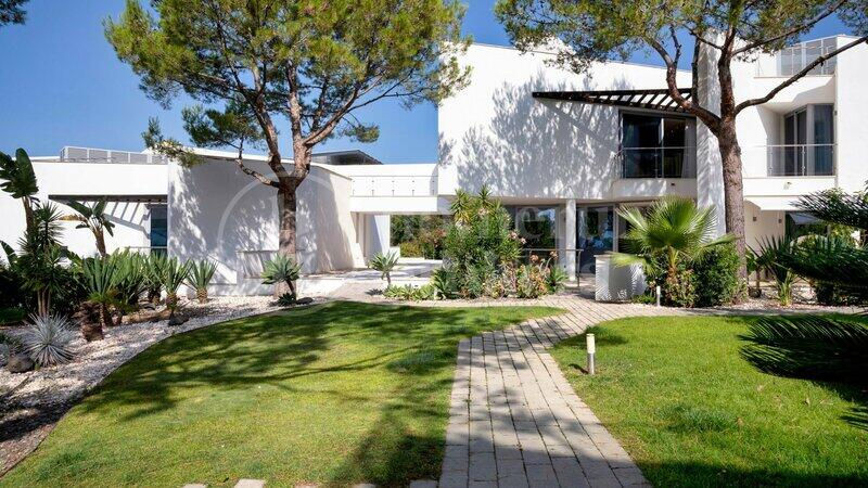 Townhouse for sale in Sierra Blanca, Málaga