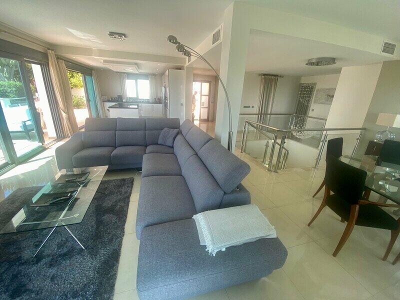 4 Cuarto Villa en venta