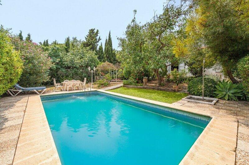 Villa for sale in Guadalmina Alta, Málaga