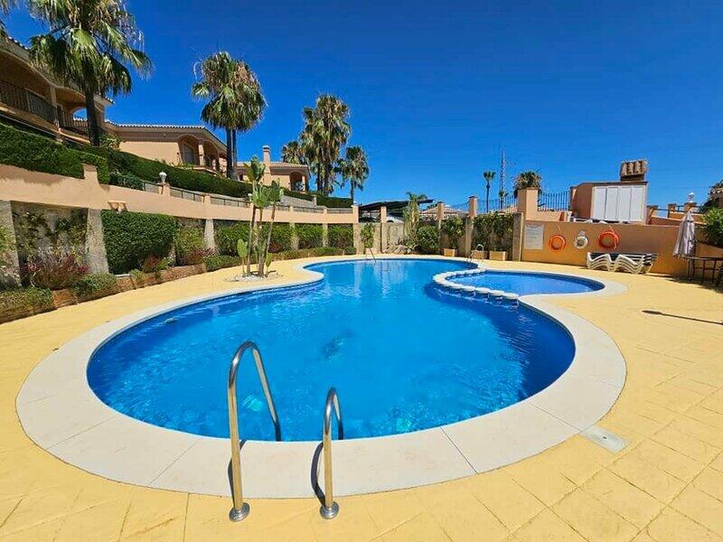 Villa til salg i Riviera del Sol, Málaga