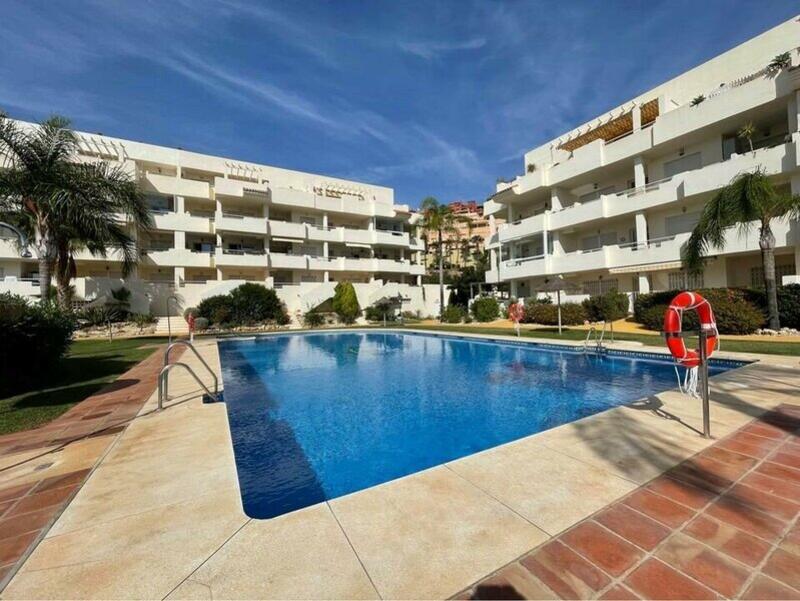 Apartamento en venta en Calahonda, Málaga