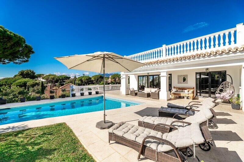 Villa for sale in Elviria, Málaga