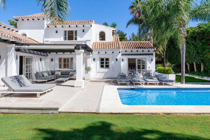 6 bedroom Villa for sale