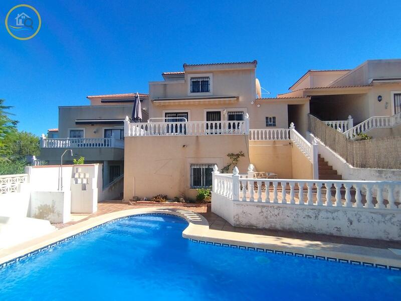 Villa en venta en Pinar de Campoverde, Alicante