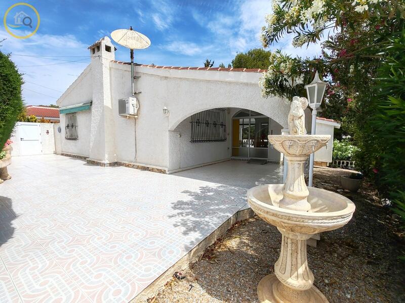 Villa à vendre dans Pinar de Campoverde, Alicante