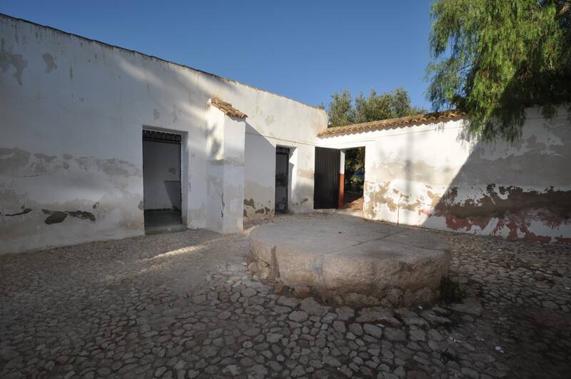 6 bedroom Villa for sale