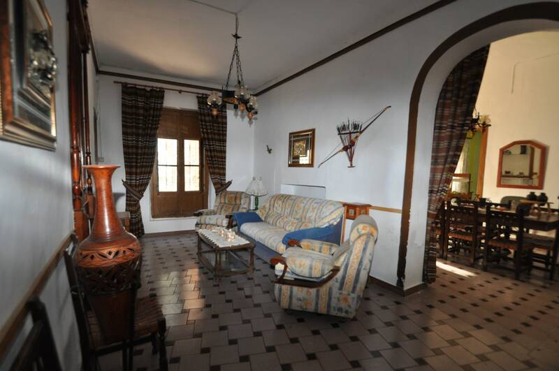 6 bedroom Villa for sale