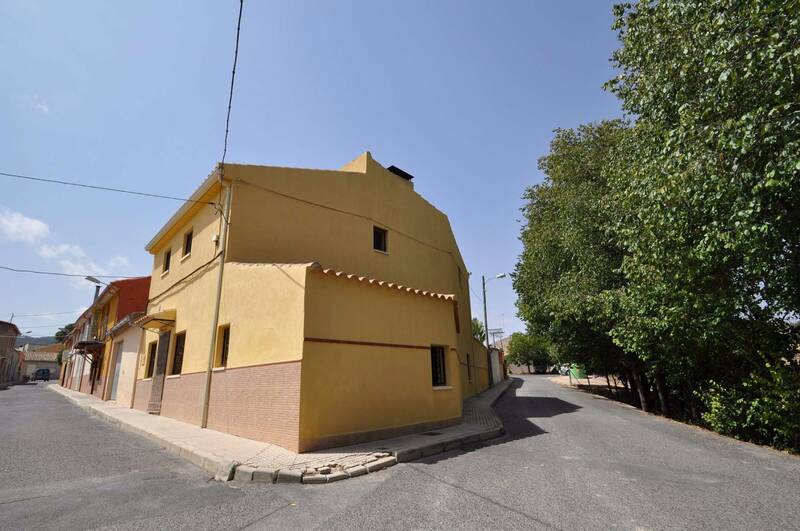 Country House for sale in Chinorlet, Alicante
