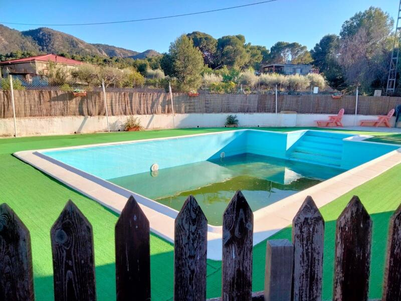 5 bedroom Villa for sale