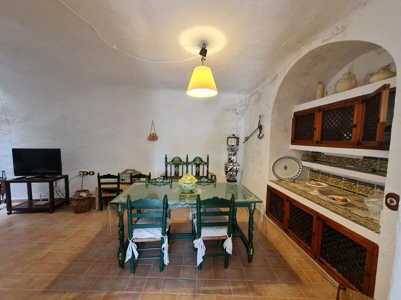 5 soverom Grottehuset til salgs