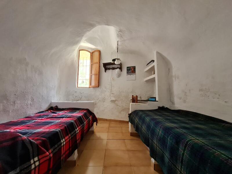 5 bedroom Cave House for sale