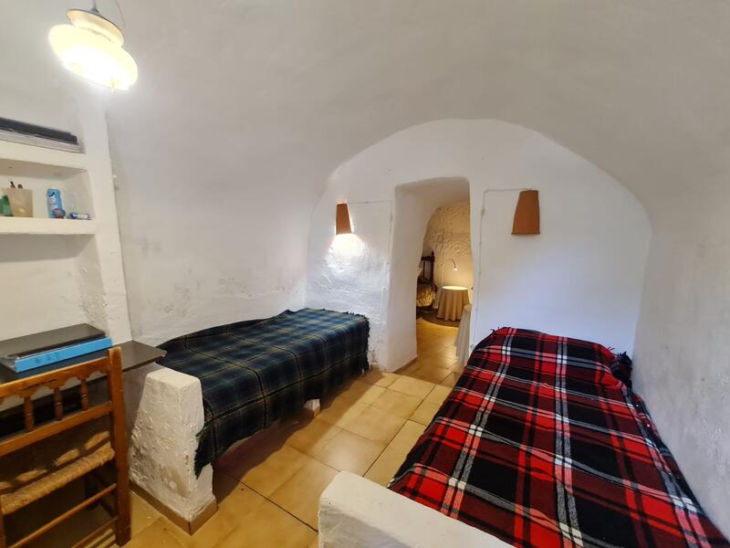 5 soverom Grottehuset til salgs