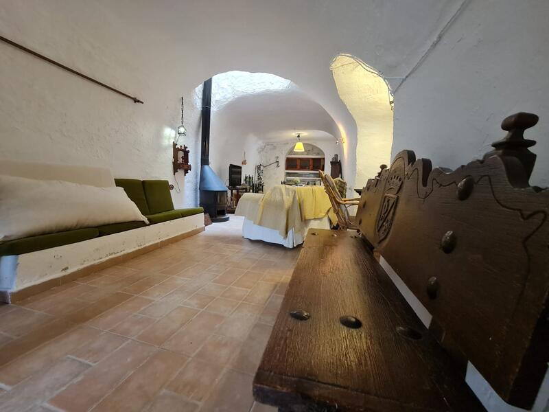 5 bedroom Cave House for sale