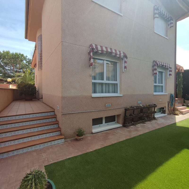 вилла продается в Elda, Alicante