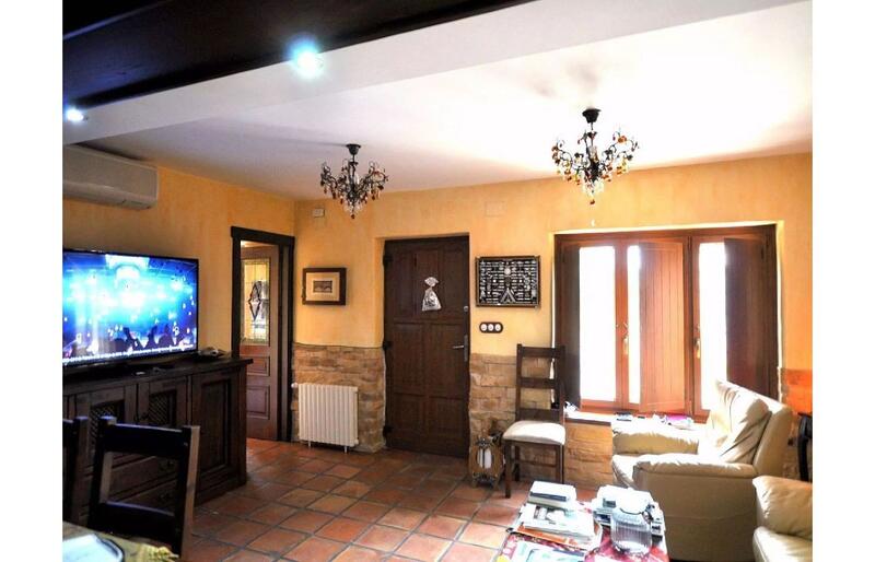 5 bedroom Townhouse for sale